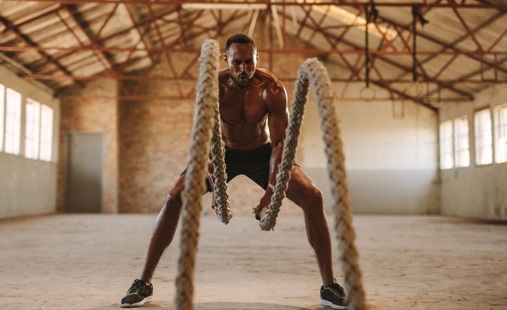 Trening crossfit - definicja i przykładowy plan treningowy dla początkujących